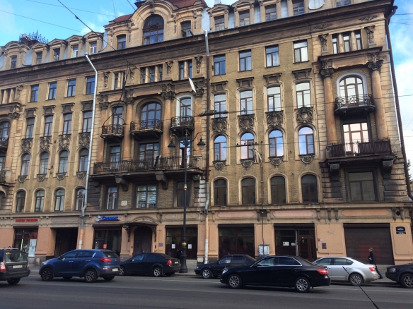 Продается 7 комн. квартира 200 кв.м в центре Петербурга (Тюмень)