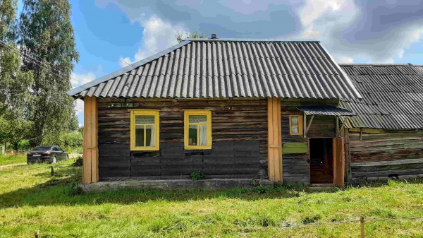 Симпатичный крепкий домик с баней, 15 соток земли  (Дедовичи)