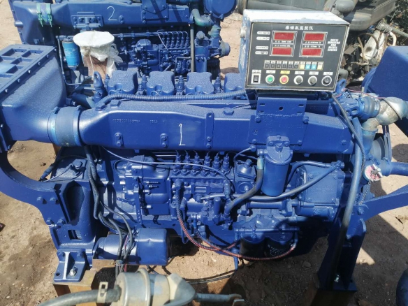 Двигатель судовой б\у  Weichai WD10C260-17 с гидравлическим реверс-редуктором  (Владивосток)